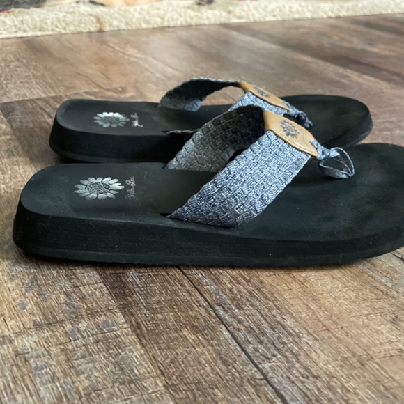 Sandals - Picture 3 of 3